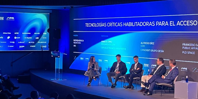 Mesa 3 Congreso del Espacio. Fuente: Actualidad Aeroespacial.