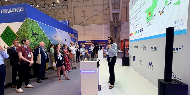 Raquel Moldes, del equipo de Desarrollo de Negocio de Drones de ENAIRE, en Airspace World 2026. Fuente: ENAIRE.