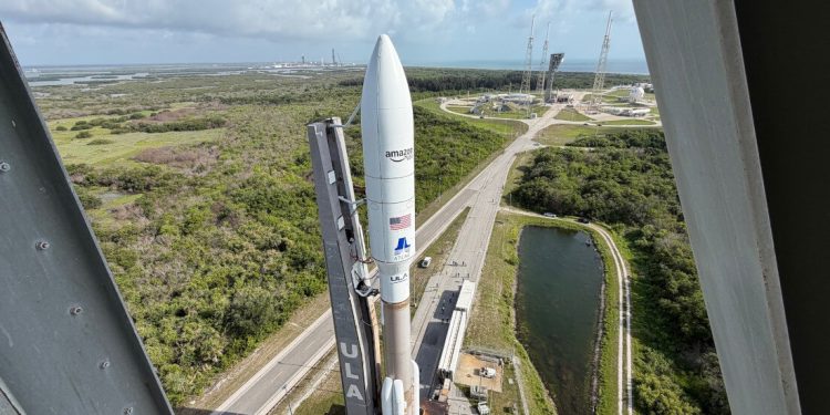 Todo dispuesto para el lanzamiento del cohete Atlas V de ULA con la misión Amazon Leo 7. Fuente: ULA