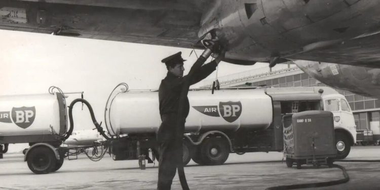 Air bp cumple 100 años suministrando combustible de aviación. Fuente: Air bp