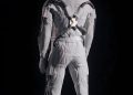Axiom Space y Prada presentan la capa de protección térmica del traje que protegerá a los astronautas en la Luna. Fuente: Axiom