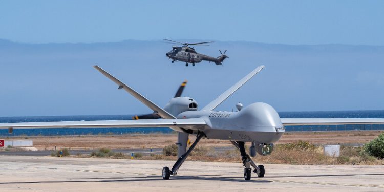 El Ejército del Aire y del Espacio despliega un Predator B del Ala 23 en la Base Aérea de Lanzarote. Fuente: Ejército del Aire y del Espacio