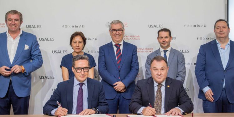 La USAL y el COPAC colaborarán en el fomento de la formación aeronáutica. Fuente: COPAC/USAL