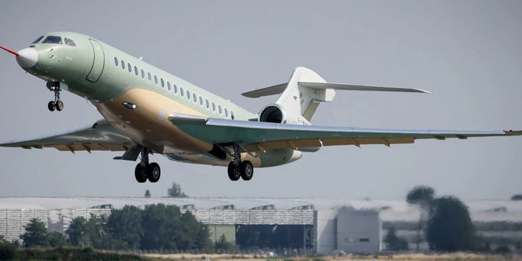 Primer vuelo del Falcon 10X de Dassault. Fuente: Dassault Aviation