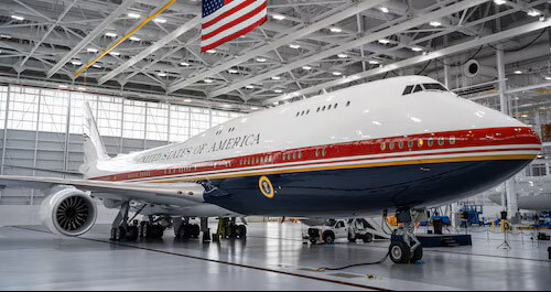 Trump reestrena como Air Force One el Boeing 747-8 usado y regalado por Catar. Fuente: Fuerza Aérea de EEUU