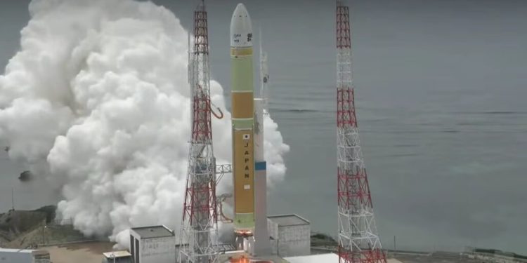 Vuelo inaugural del cohete H3-30 de JAXA. Fuente: JAXA