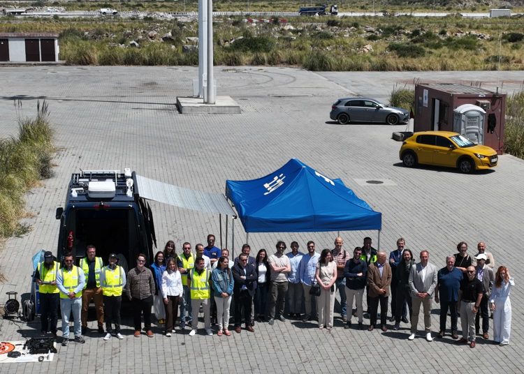Foto de familia de la demostración de drones del proyecto europeoSPATIO en La Coruña. Fuente: Enaire.