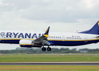 Un pasajero de un avión de Ryanair fue parcialmente succionado al romperse una ventanilla del avión. Fuente: Ryanair.