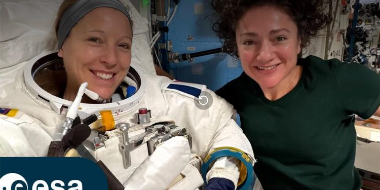 Sophie Adenot llevará a cabo su primera caminata espacial. Fuente: ESA.