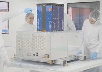 El vehículo orbital español OSSIE ya está integrado en el lanzador de Transporter-18. Fuente: UARX