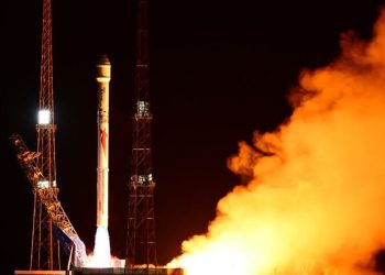 China lanzó al espacio el cohete Zhuque-2E con 10 satélites. Fuente: Xinhua/Wang Jiangbo