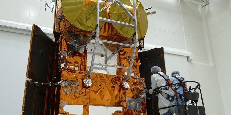 El satélite europeo CRISTAL supera las primeras pruebas antes de su campaña de ensayos ambientales. Fuente: ESA